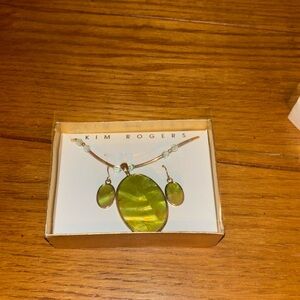 Kim, Rogers, new inbox, green and gold necklace earring set